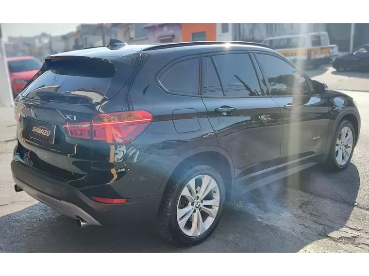 BMW X1 Preto 4