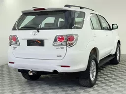 Toyota Hilux SW4