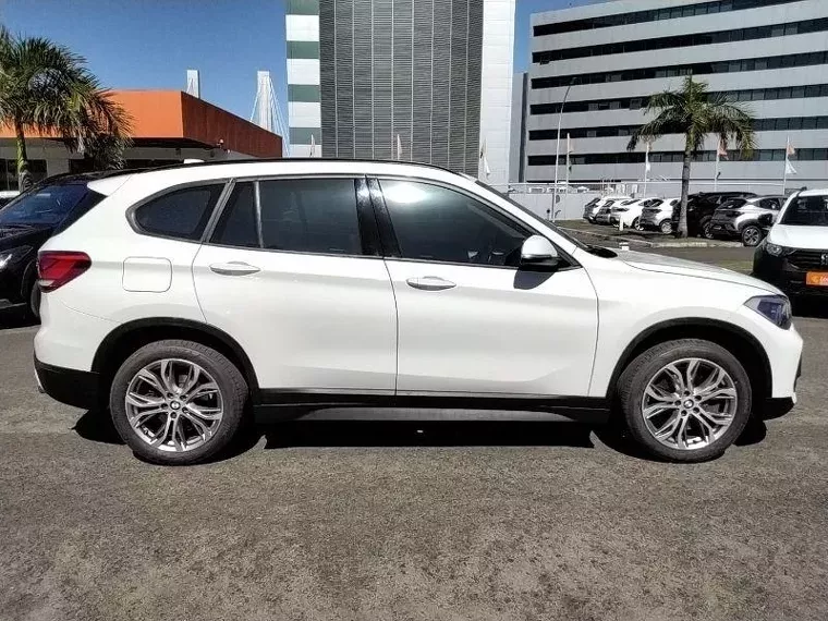 BMW X1 Branco 13