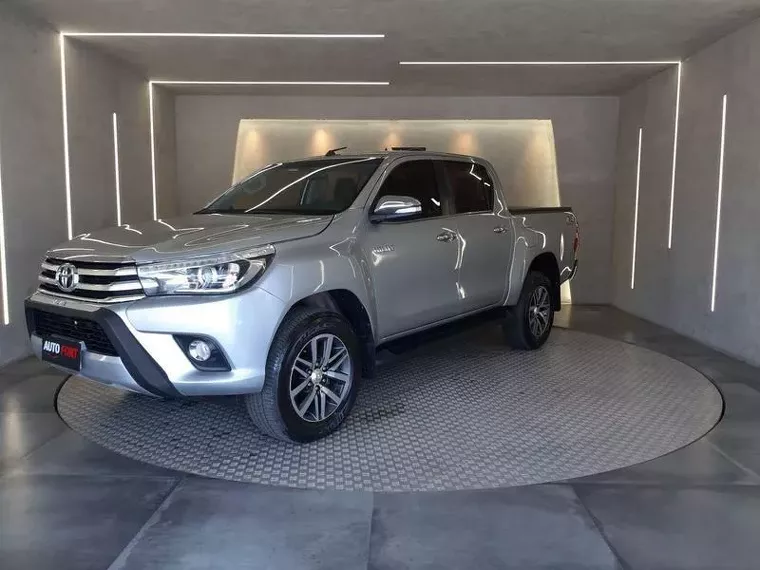 Toyota Hilux Prata 7