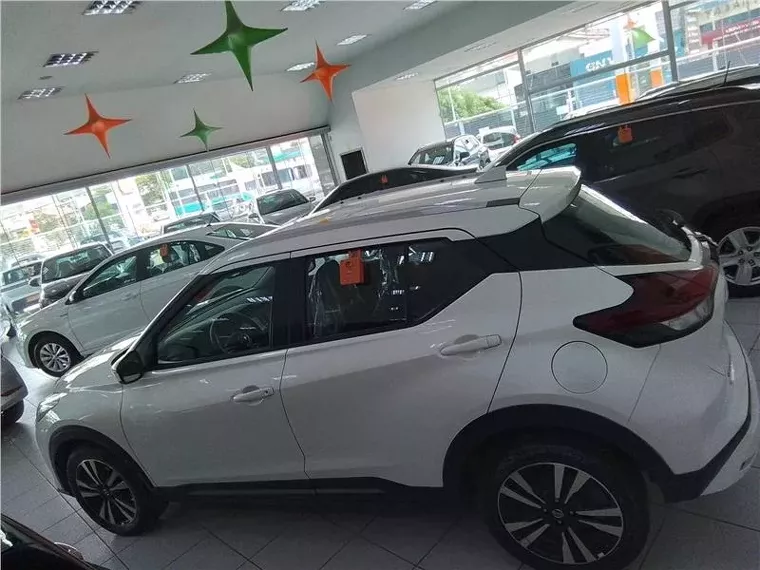 Nissan Kicks Branco 8