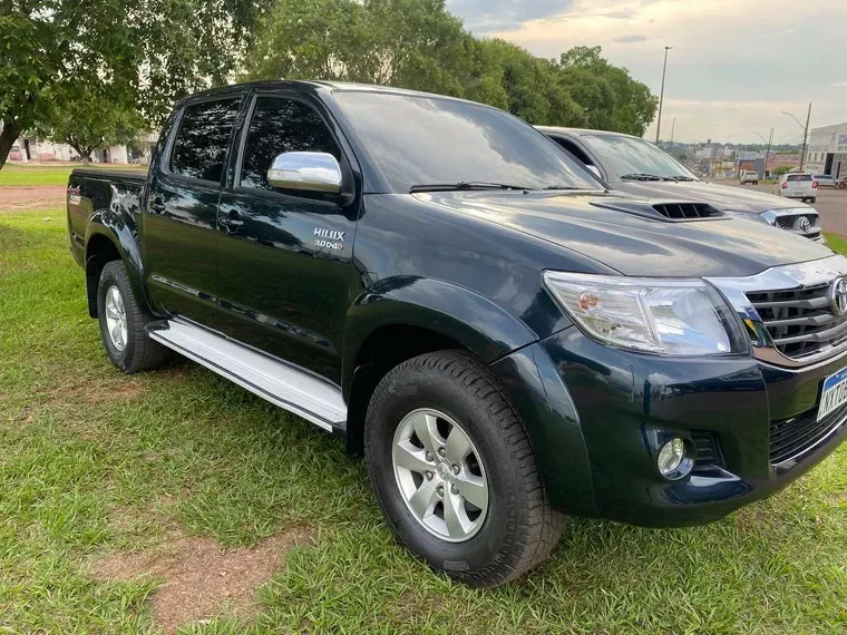 Toyota Hilux Preto 2