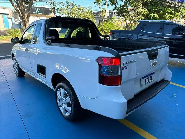 Chevrolet Montana Branco 2