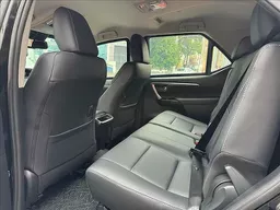 Toyota Hilux SW4