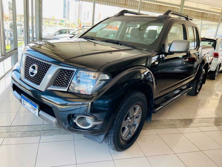 Nissan Frontier Preto 5