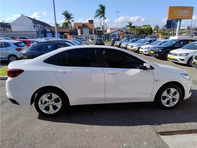 Chevrolet Onix Branco 7