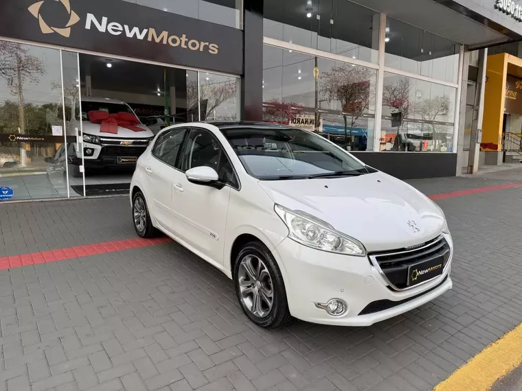 Peugeot 208 Branco 5