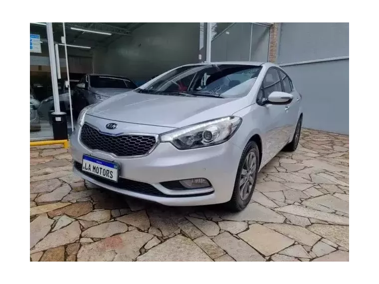 KIA Cerato Prata 8