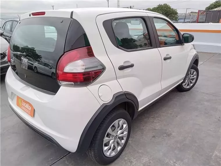 Fiat Mobi Branco 12