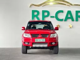 Mitsubishi Pajero TR4