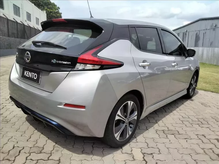 Nissan Leaf Prata 8