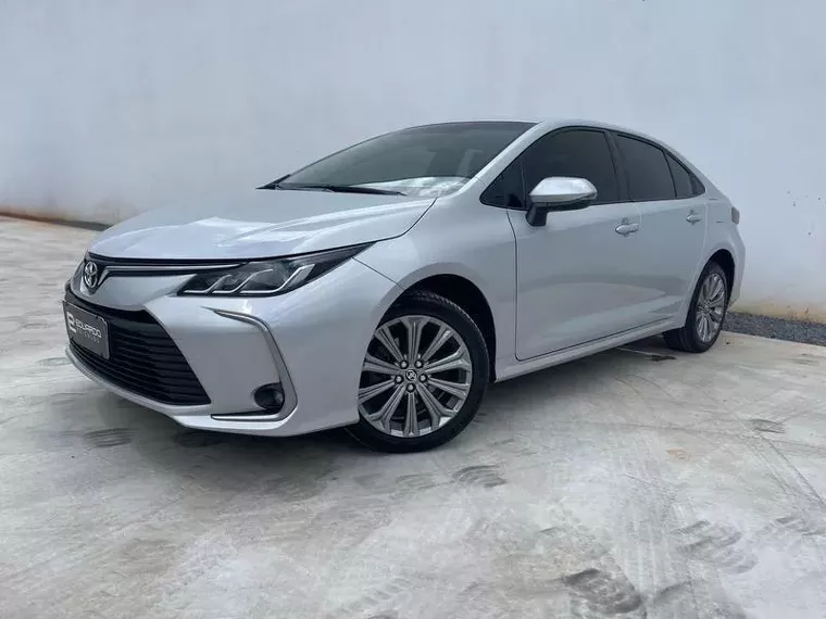 Toyota Corolla Prata 1