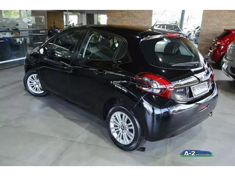 Peugeot 208 Preto 8