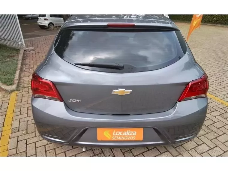 Chevrolet Onix Cinza 3