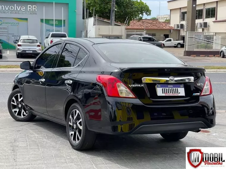 Nissan Versa Preto 12