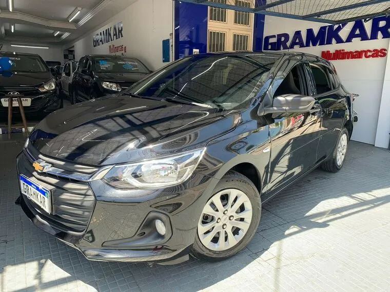 Chevrolet Onix Preto 1