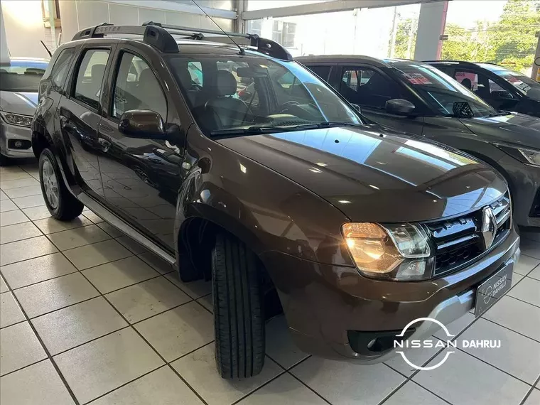 Renault Duster Marrom 7