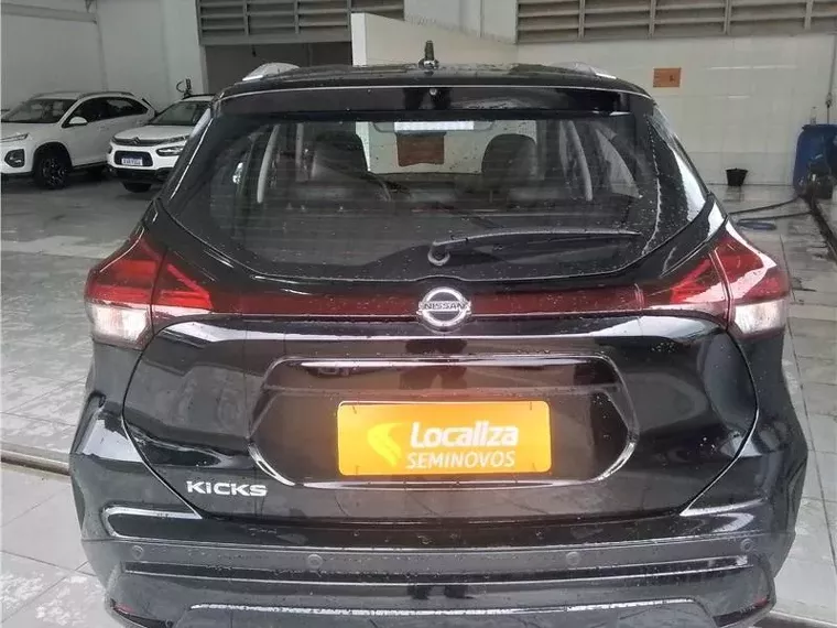 Nissan Kicks Preto 9