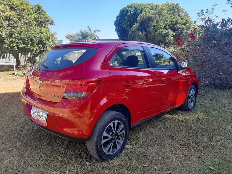 Chevrolet Onix Vermelho 1