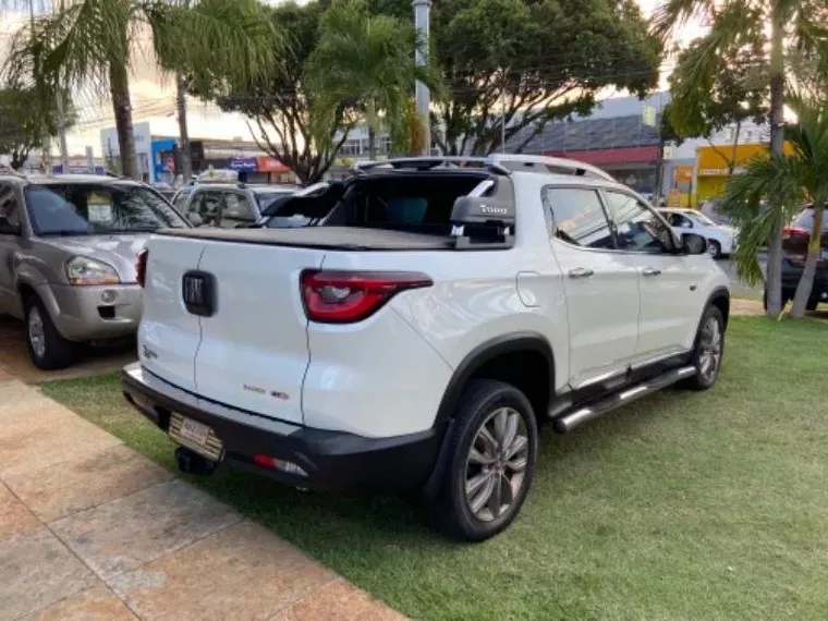 Fiat Toro Branco 3