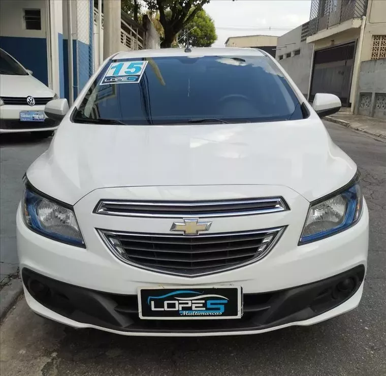 Chevrolet Onix Branco 2