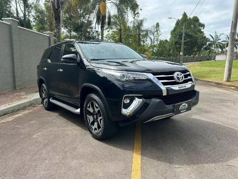 Toyota Hilux SW4 Preto 4