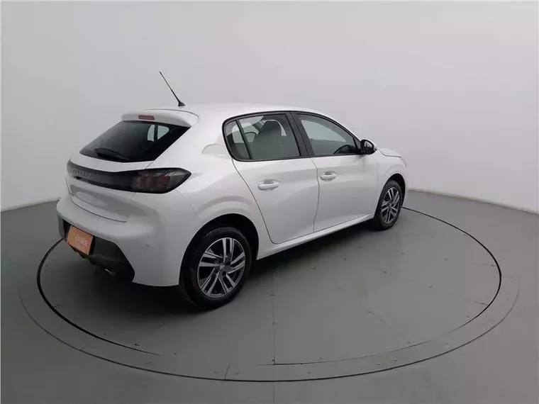 Peugeot 208 Branco 4