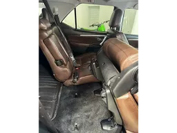 Toyota Hilux SW4