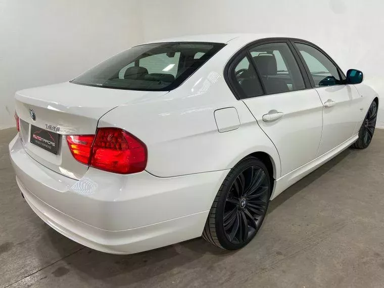 BMW 320i Branco 14