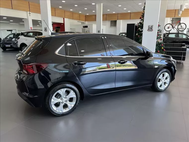 Chevrolet Onix Preto 12