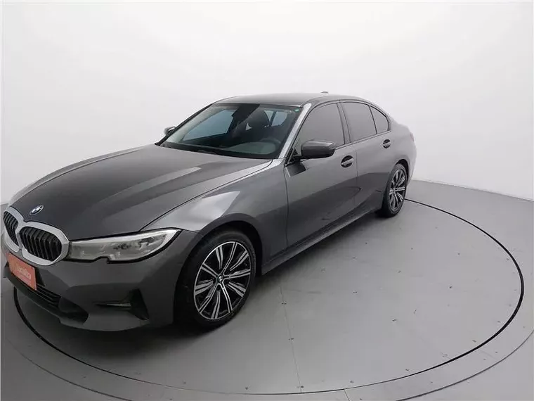 BMW 320i Cinza 18