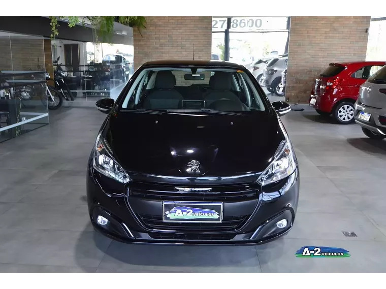 Peugeot 208 Preto 8