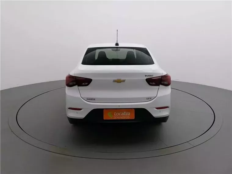 Chevrolet Onix Branco 8