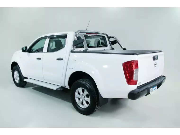 Nissan Frontier Branco 18