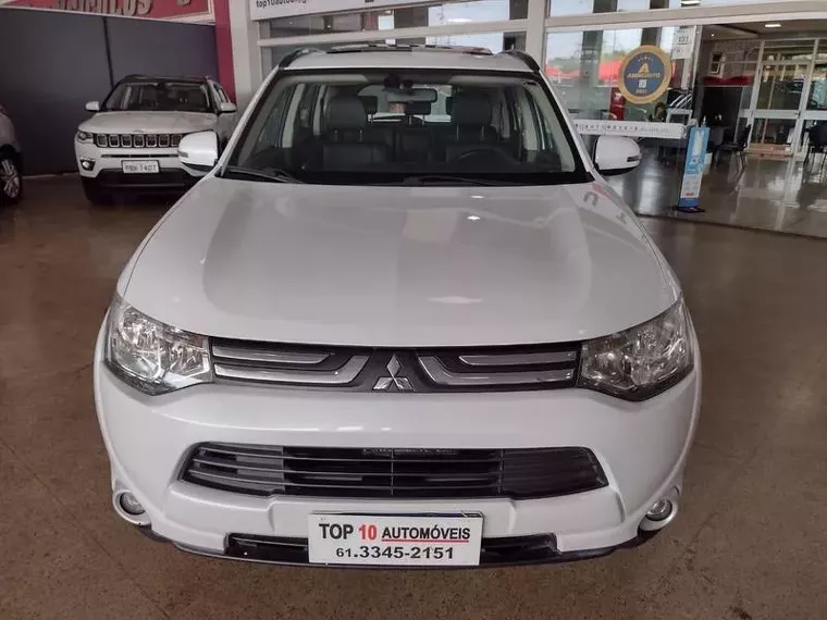 Mitsubishi Outlander Branco 24