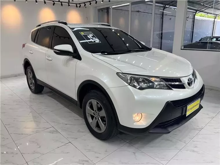 Toyota RAV4 Branco 14