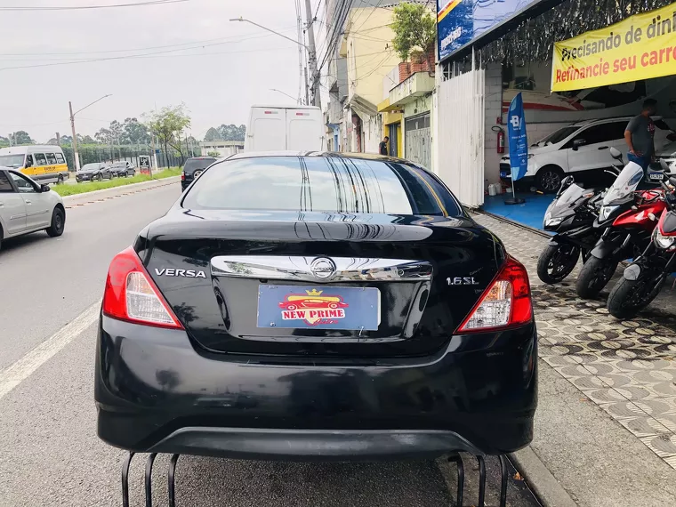 Nissan Versa Preto 2