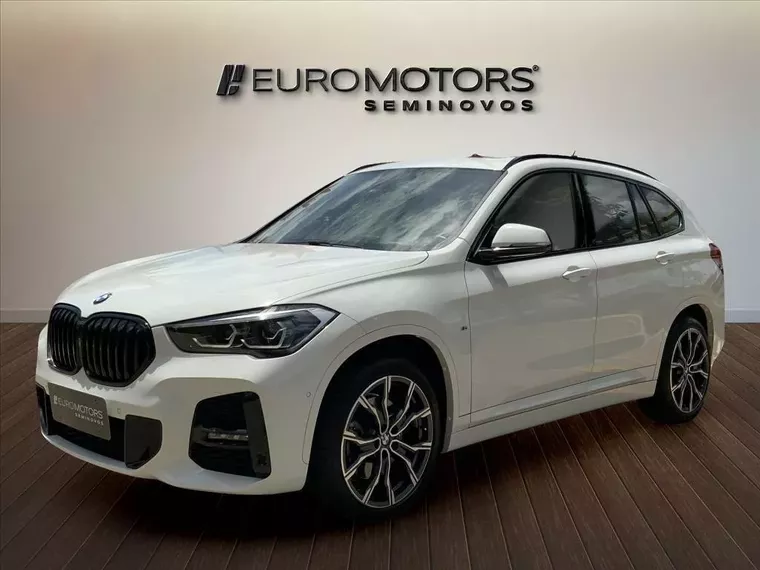 BMW X1 Branco 16