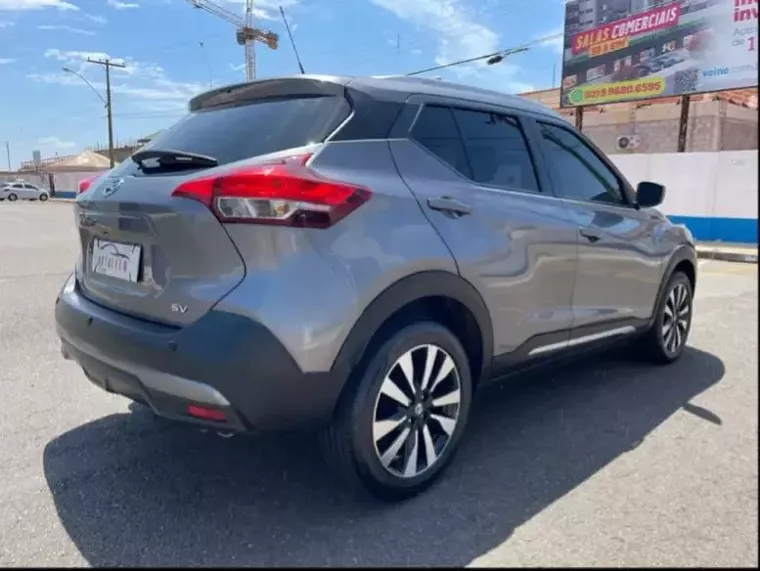 Nissan Kicks Cinza 5