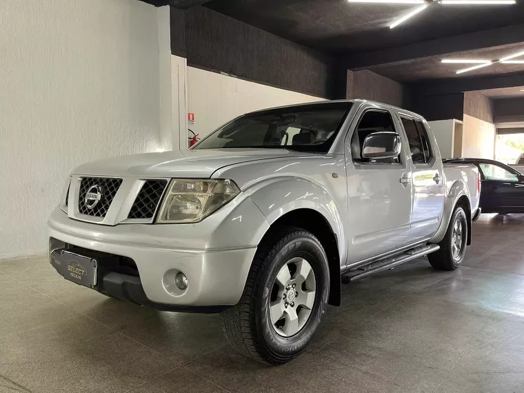 Nissan Frontier Prata 1