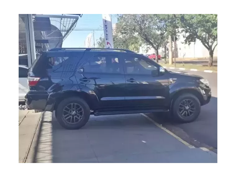 Toyota Hilux SW4 Preto 6