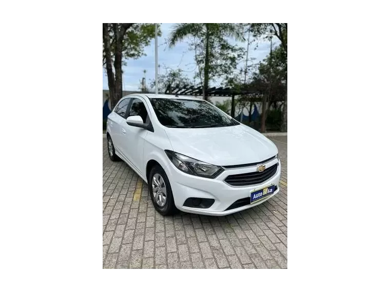 Chevrolet Onix Branco 3