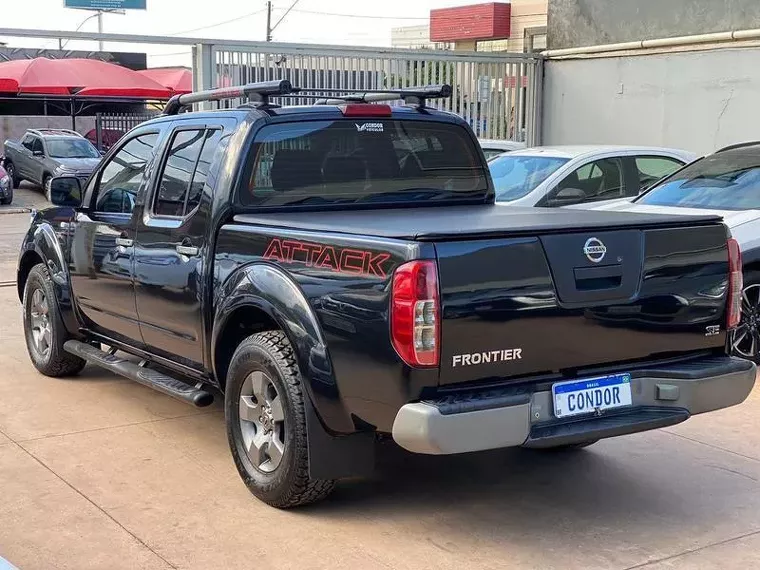 Nissan Frontier Preto 4