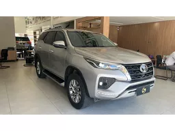 Toyota Hilux SW4