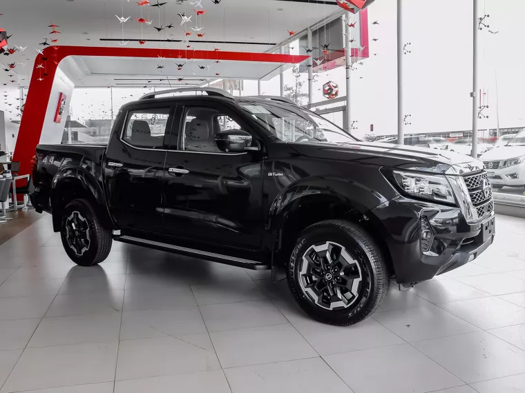 Nissan Frontier Preto 14