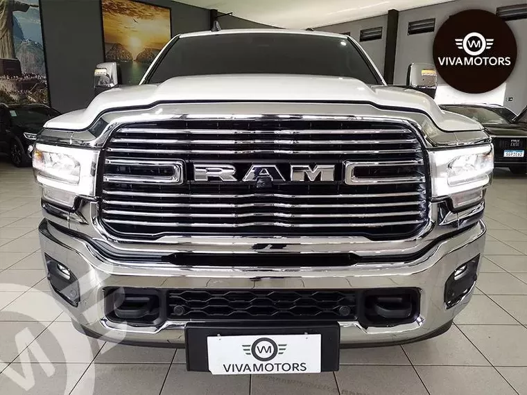 RAM 2500 Branco 1