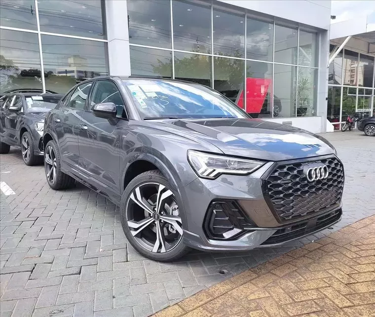 Audi Q3 Cinza 1