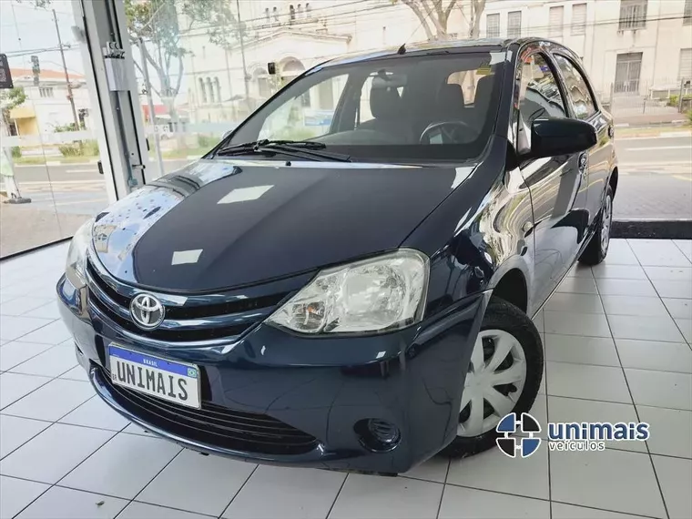 Toyota Etios Azul 2