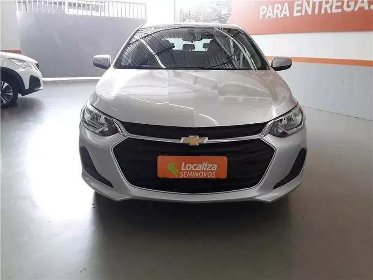 Chevrolet Onix Prata 9