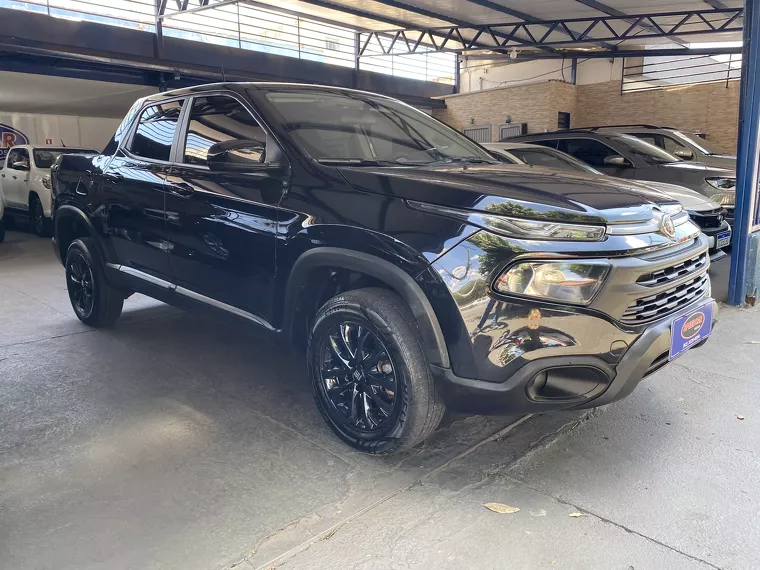 Fiat Toro Preto 3